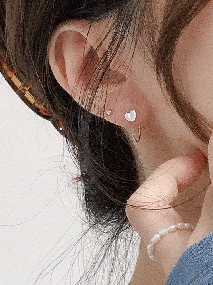 925 silver heart C turn earring