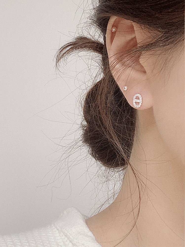 925 silver cubic ellipse earring (샹달귀걸이)