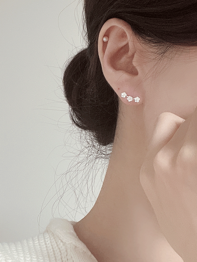 [*무배] 925 silver triple flower earring