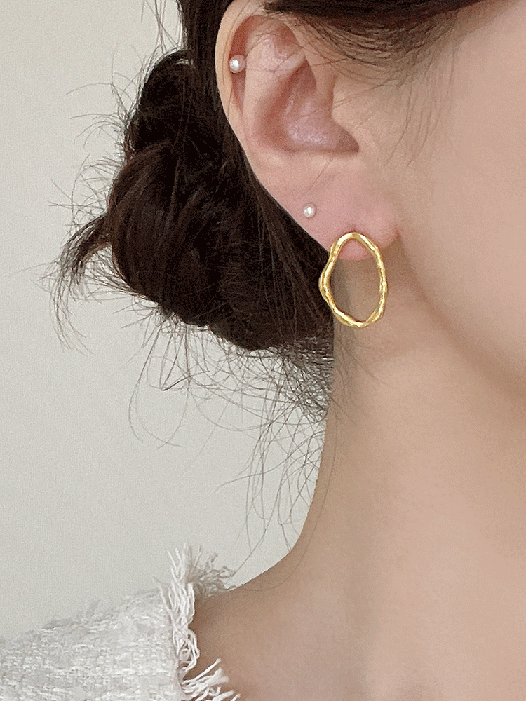 lazy oval earring (은침)