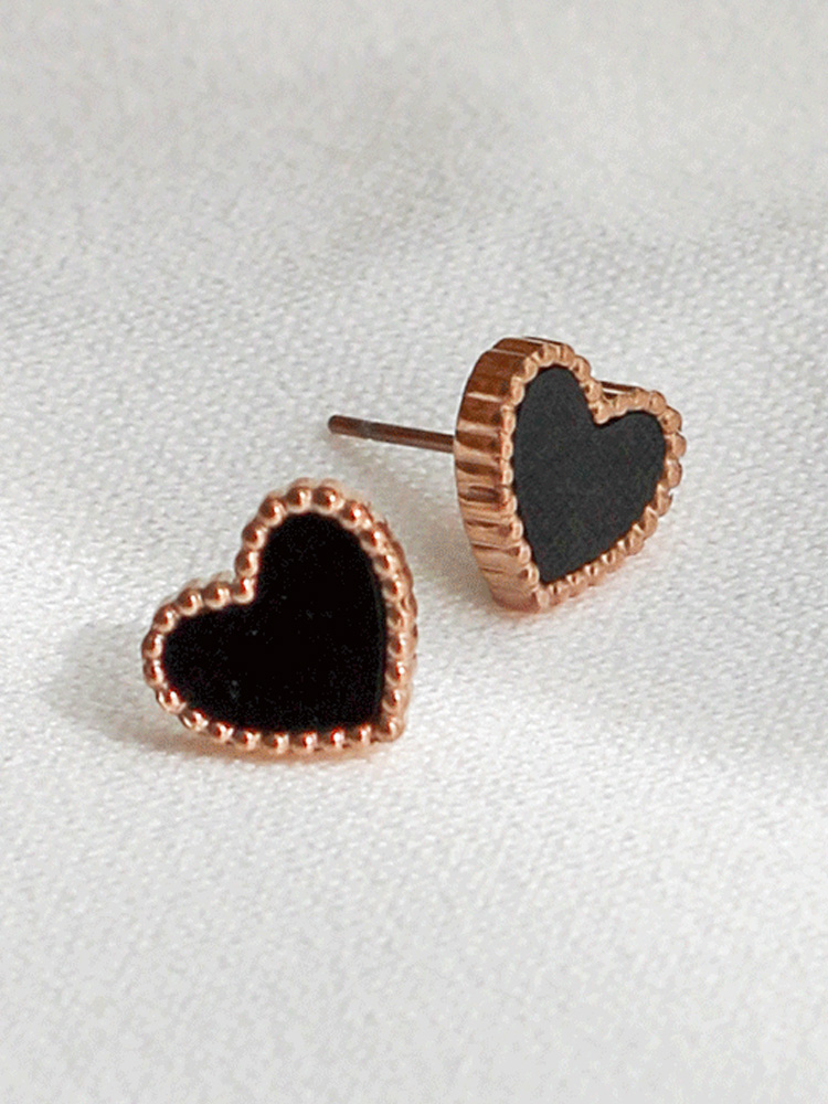 heart onyx earring (써지컬스틸+18k gold plating) 4차 재입고