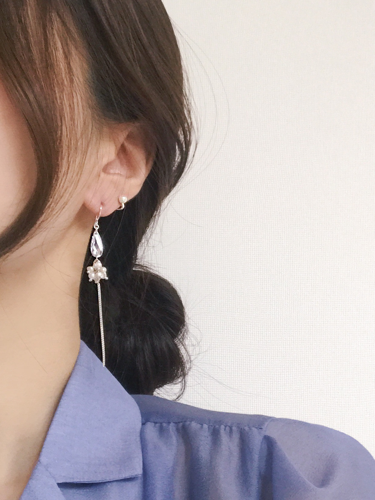 muse crystal long drop earring (담수진주)(귀걸이/귀찌)
